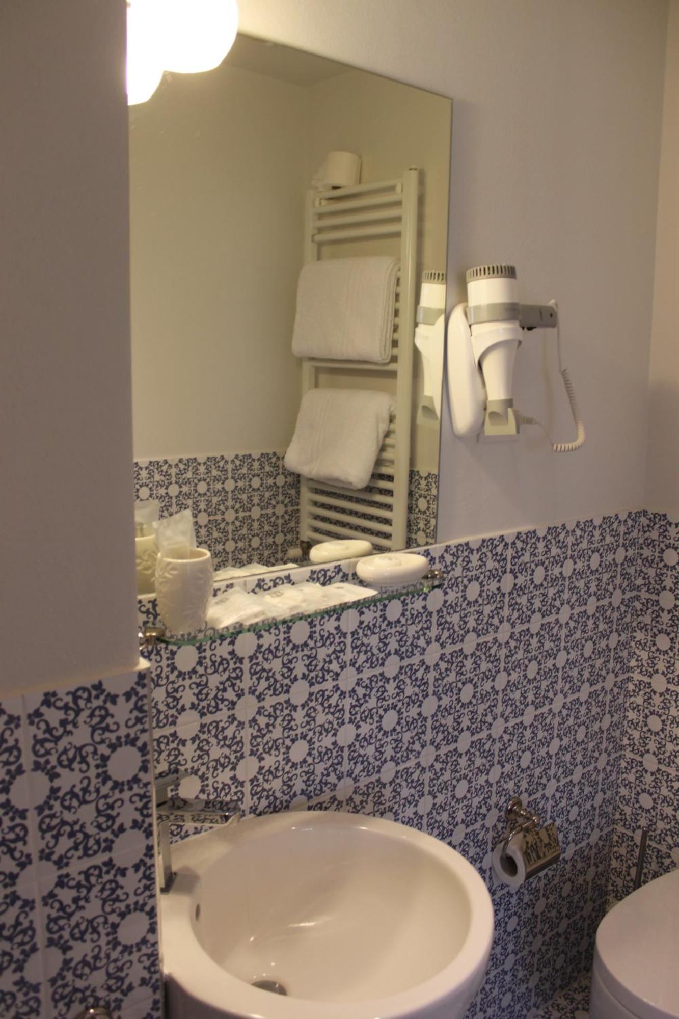 Abracadabra Tortona Bed and Breakfast Milano Eksteriør billede